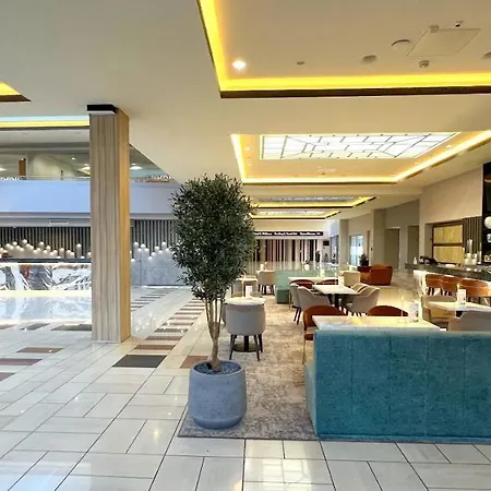 Azur 4* שיופוק