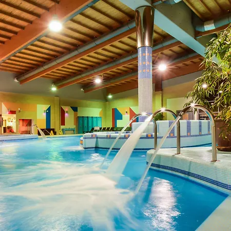 Hotell Azur 4*