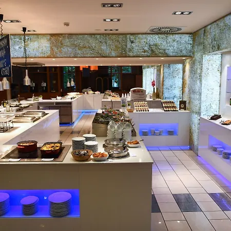 Azur 4* שיופוק